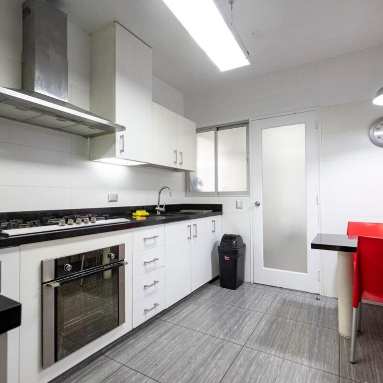 Modern Apt of 4 rooms with WiFi 100Mbps Parking Balcony - Apartamento Deluxe de 4 dormitorios - 41