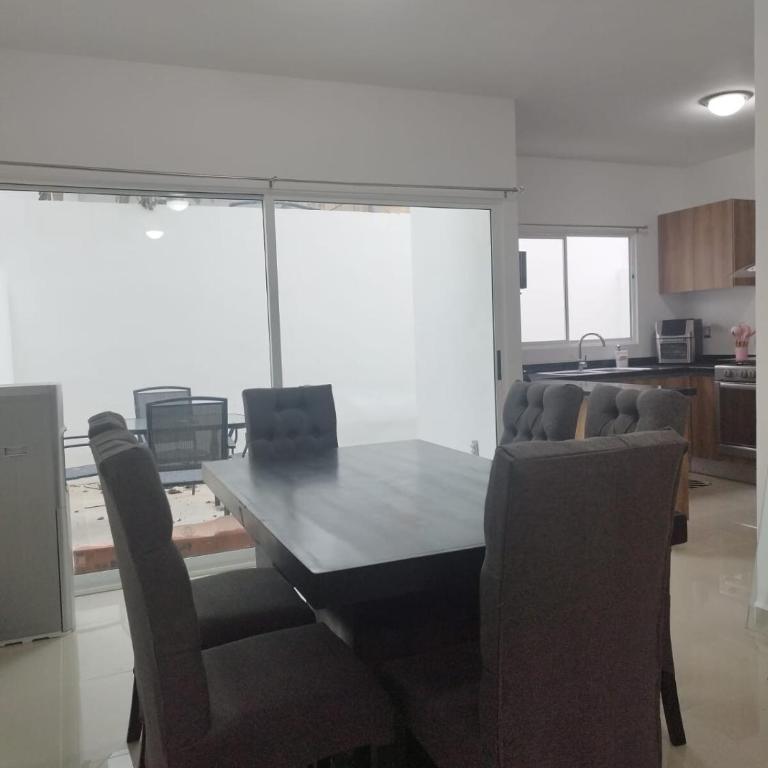 Beautiful Holiday Home - Three-Bedroom House - 6