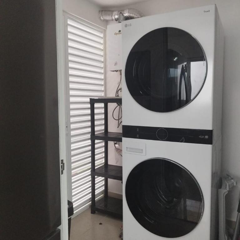 Beautiful Holiday Home - Three-Bedroom House - 9