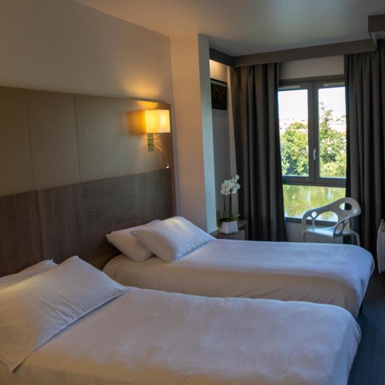 La Chartreuse Logis Hotel Restaurant - Chambre Lits Jumeaux - Vue sur Rivière - 2