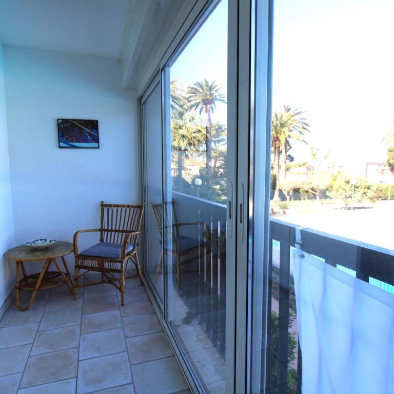 TROPCOQ - Au coeur de St-Tropez - Studio cabine pour 2 personnes - Appartement - Vue sur Piscine - 11