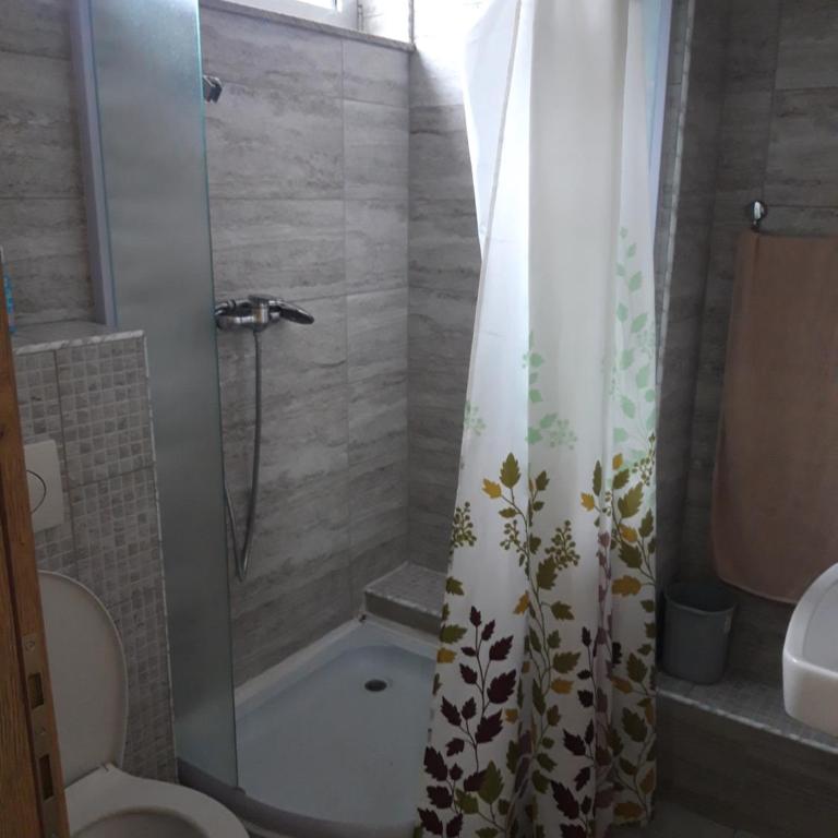 Hotel Irish - Četvorokrevetna Soba - 2