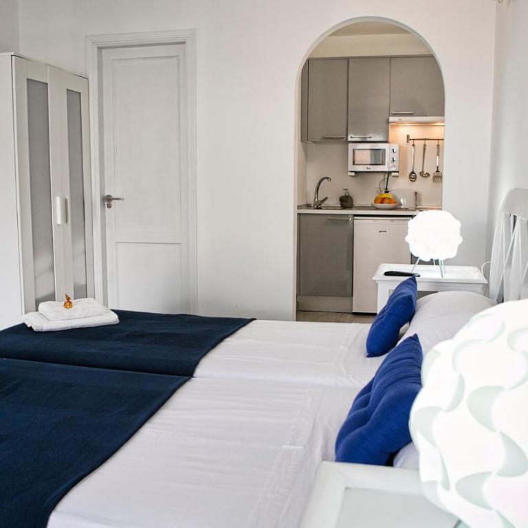 Corralejo Lodge - Deluxe Queen Studio - 7
