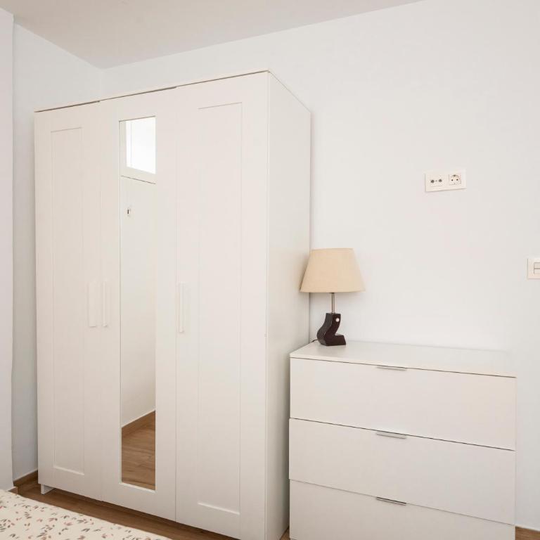 Alquibla relax y armonía con piscina junto a restaurantes y supermercados - One-Bedroom Deluxe Apartment - 8