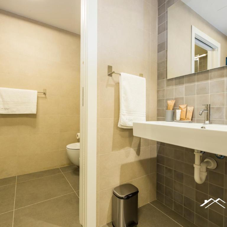 Waterfront Luxury Studio, FREE Parking, AC, NETFLIX & WIFI By Tilo Lux - Appartamento con Vista Mare - 4