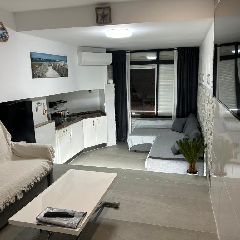 La Pineda playa - Studio Apartment - 2