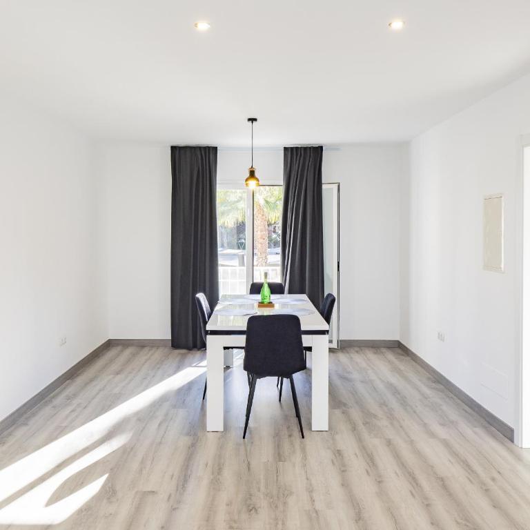 Cubo's Luna Town Center Apartment - Apartment - 4