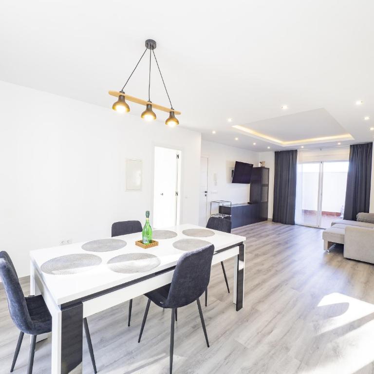 Cubo's Luna Town Center Apartment - Apartment - 2