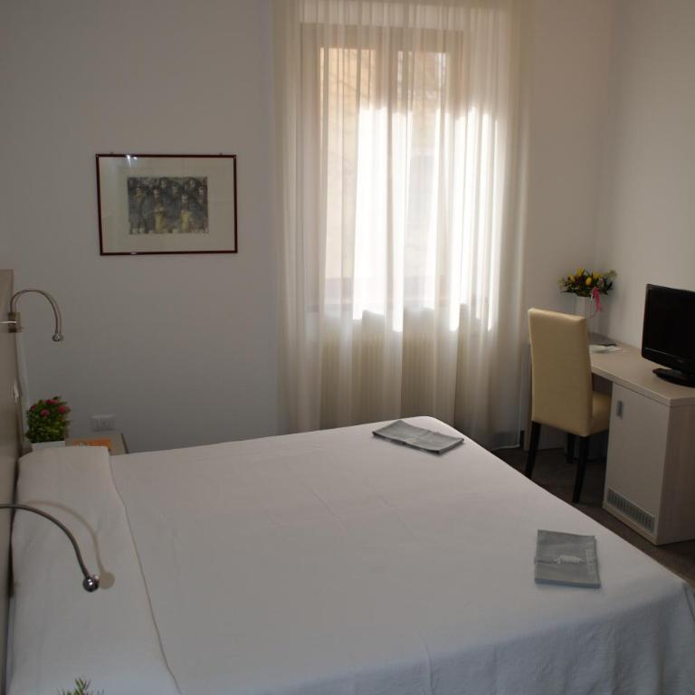 Albergo Accademia - Camera Matrimoniale - 13