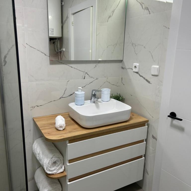 La Pineda playa - Studio Apartment - 12