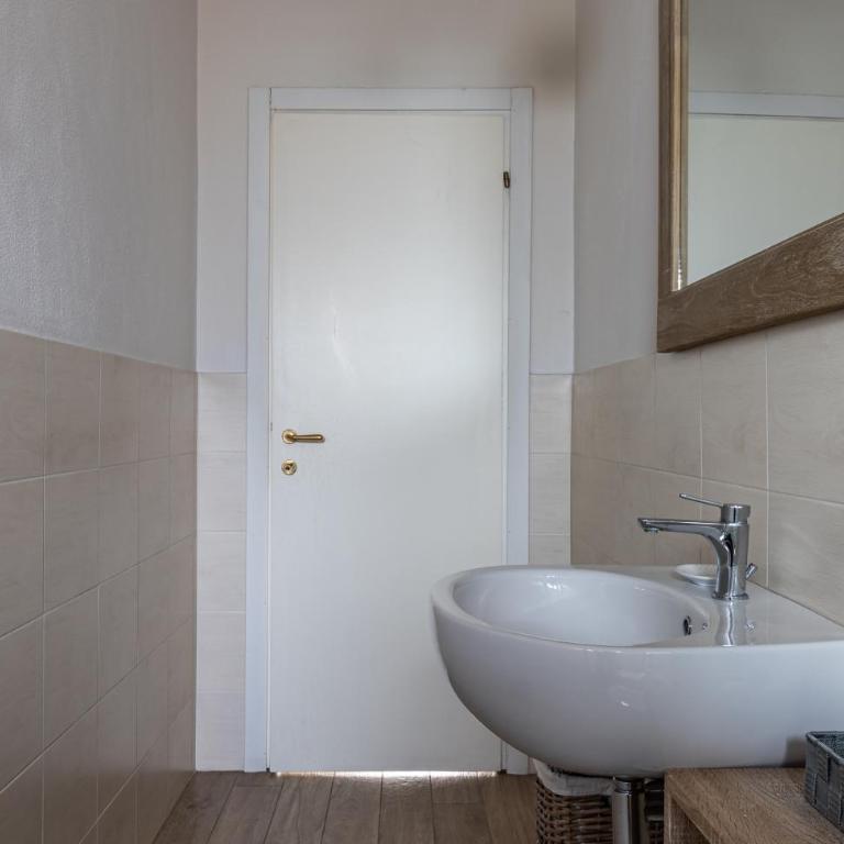 Room & Breakfast Canalino 21 - Camera Matrimoniale Standard con Bagno in Comune - 4