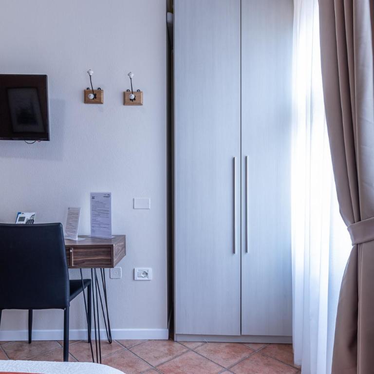 Room & Breakfast Canalino 21 - Camera Matrimoniale Standard con Bagno in Comune - 3