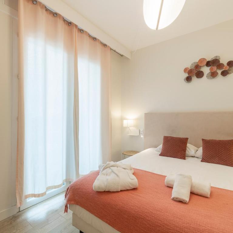 Cit'Hotel Imperial - Chambre Supérieure avec Balcon et Vue sur la Mer - 5