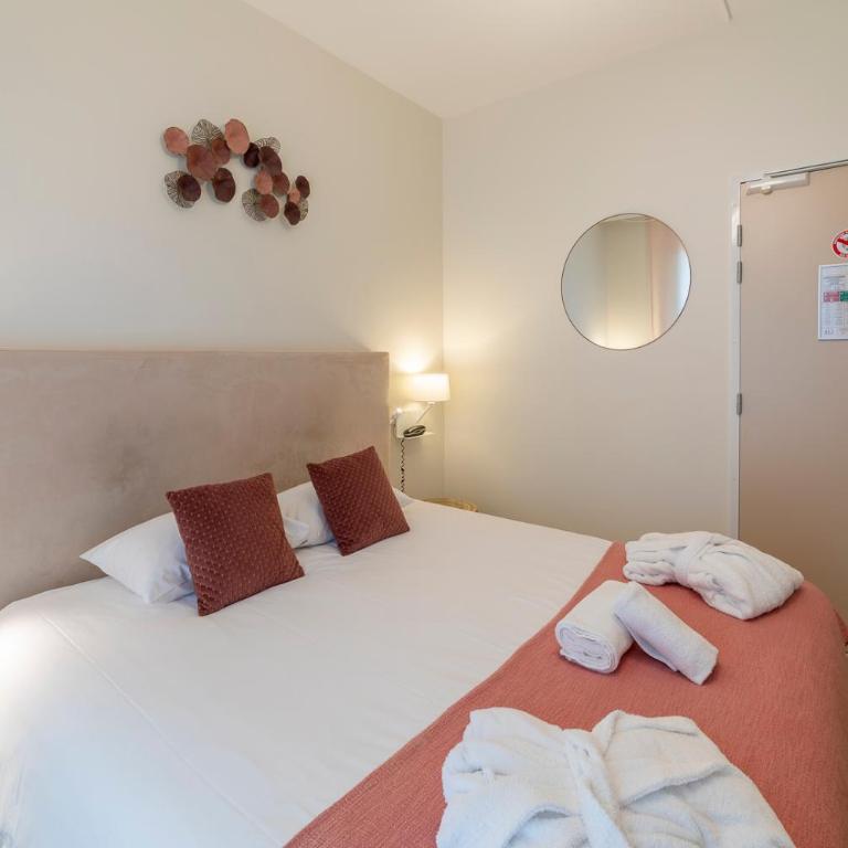 Cit'Hotel Imperial - Chambre Supérieure avec Balcon et Vue sur la Mer - 7