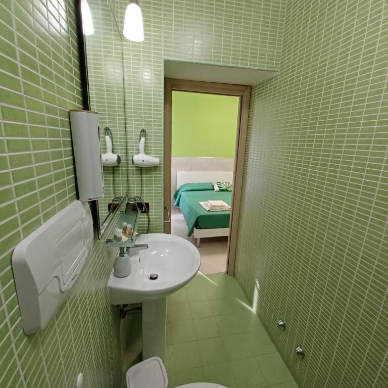 B&B Quattro Palazzi Napoli Centro - Camera Matrimoniale - 23