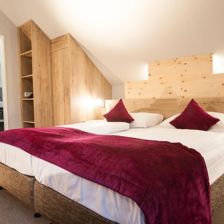 Amalienburg - Boutique & Boarding Hotel - Comfort Dreibettzimmer - 7