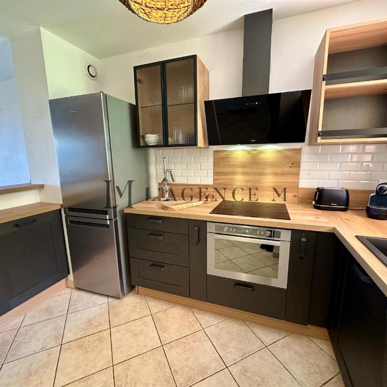 Manuro - Duplex avec jardin et parking privé, vue citadelle et mer CALVI - Appartement 2 Chambres - 8