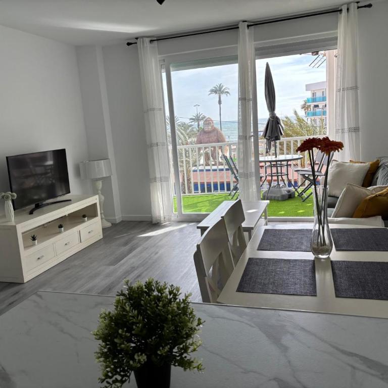 Arenales - Two-Bedroom Apartment with Sea View - 11