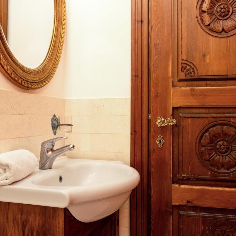 Residenza Sinibaldi - XVII century experience - Five-Bedroom House - 28