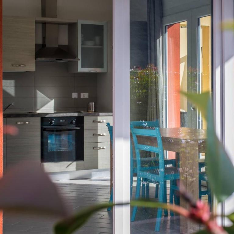 Casa Vacanze sul Borgo - Appartamento con 2 Camere da Letto e Vista Piscina - 2