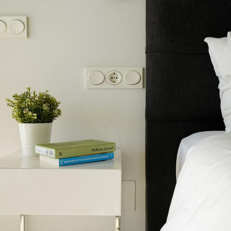 Olene Apartment, Hill Collection - Two-Bedroom Apartment - 17