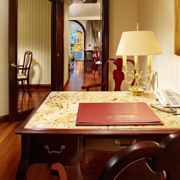 The Green Park Boutique Hotel and Grand Suites - Chapultepec Parkfront - Deluxe Suite - 4