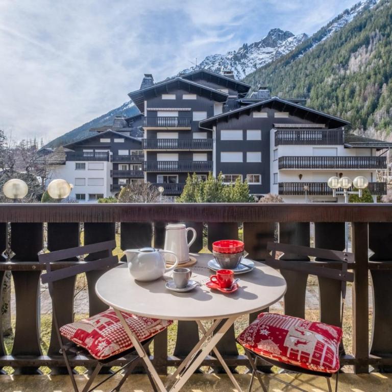 Beautiful 50m with 2 balconies and mountain view - Appartement - 1