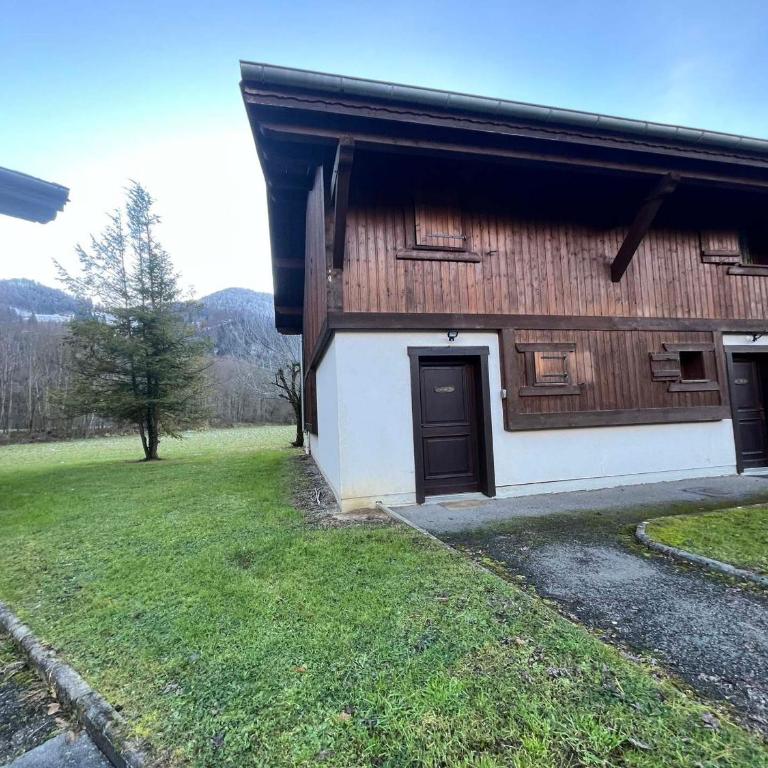 Chalet 3 chambres avec piscine et parking à Samoëns - FR-1-624-111 - Apartment - 16