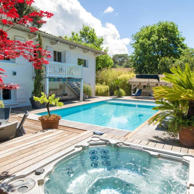 Superbe villa de plage avec piscine chauffée et jacuzzi proche des plages - Villa - 1