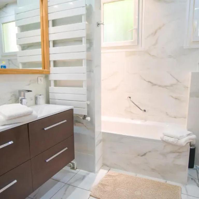 Superbe villa de plage avec piscine chauffée et jacuzzi proche des plages - Villa - 13