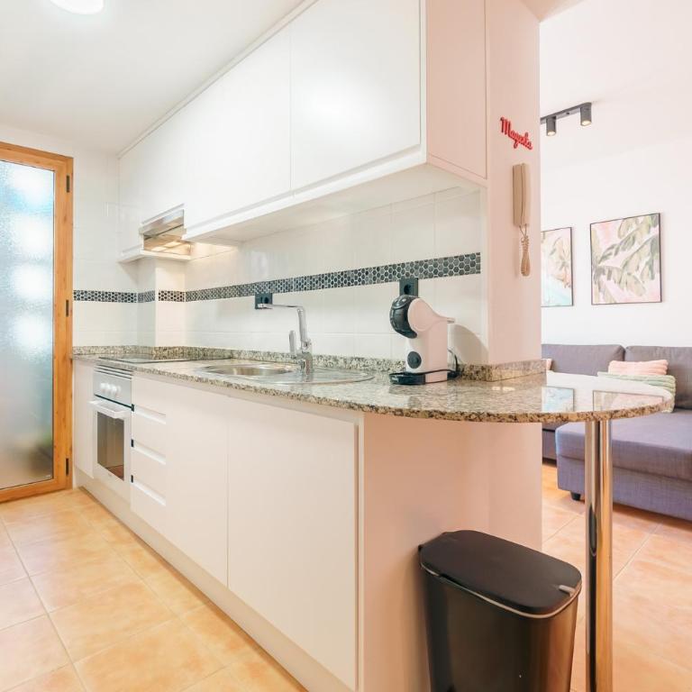 Renteando Albir Apartments - Apartment with Pool View - 3