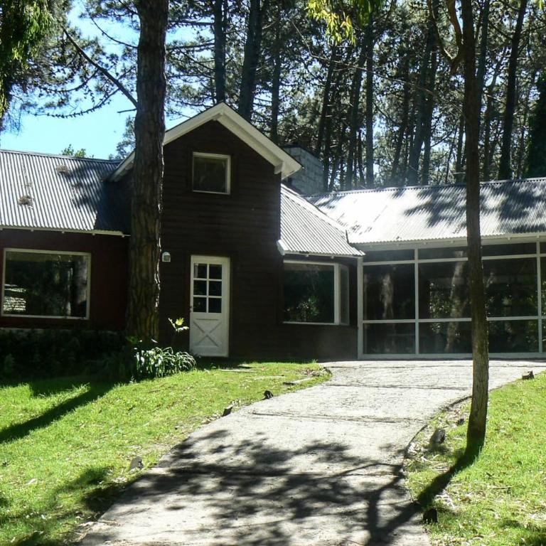 casa Cariloimagine, para 14 personas, con servicios, 3 cuadras de la playa y 3 del centro comercial - Casa - 2