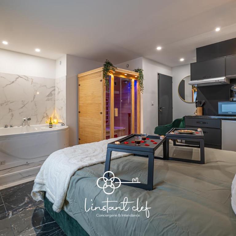 Love au Mans - Sauna, Jacuzzi & Parking privé - Studio Lit Queen-Size de Luxe - 6
