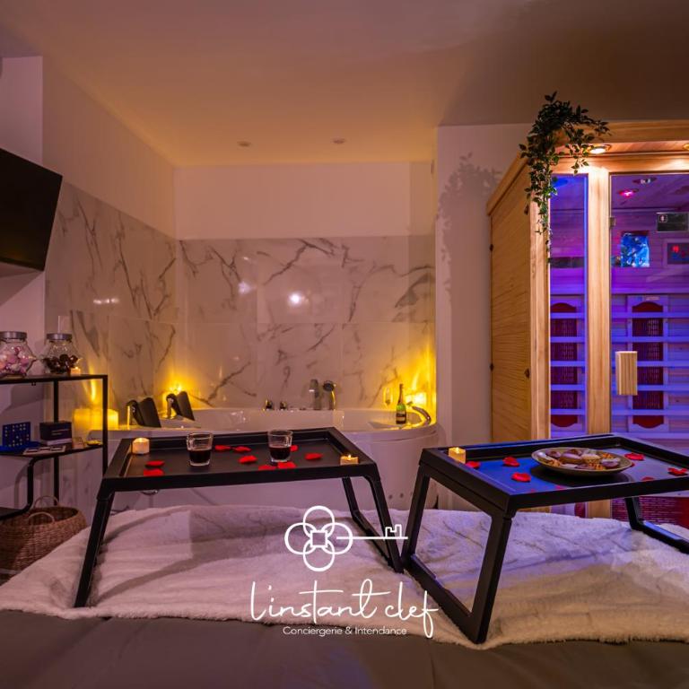Love au Mans - Sauna, Jacuzzi & Parking privé - Studio Lit Queen-Size de Luxe - 1