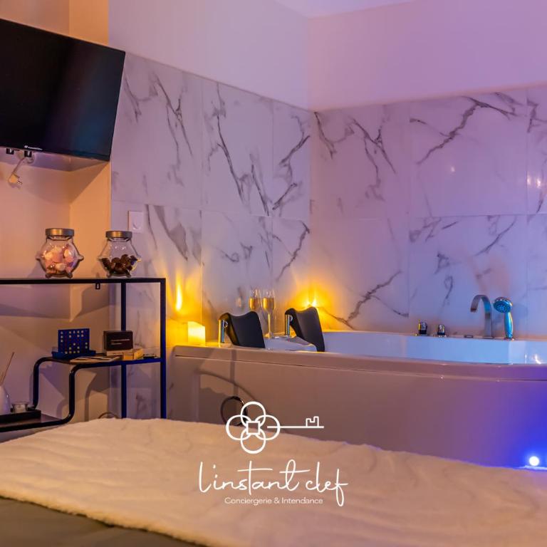Love au Mans - Sauna, Jacuzzi & Parking privé - Studio Lit Queen-Size de Luxe - 10