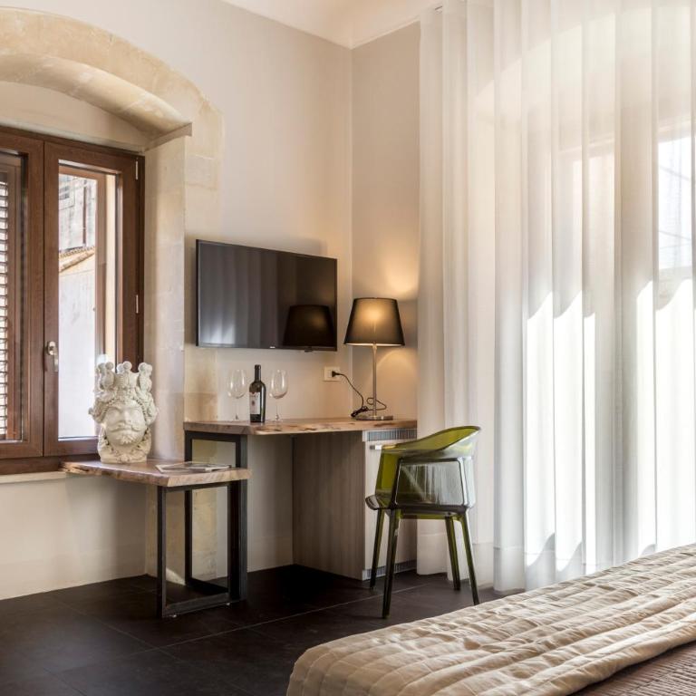 B&B Vicere Speciale - Camera Matrimoniale con Balcone - 5