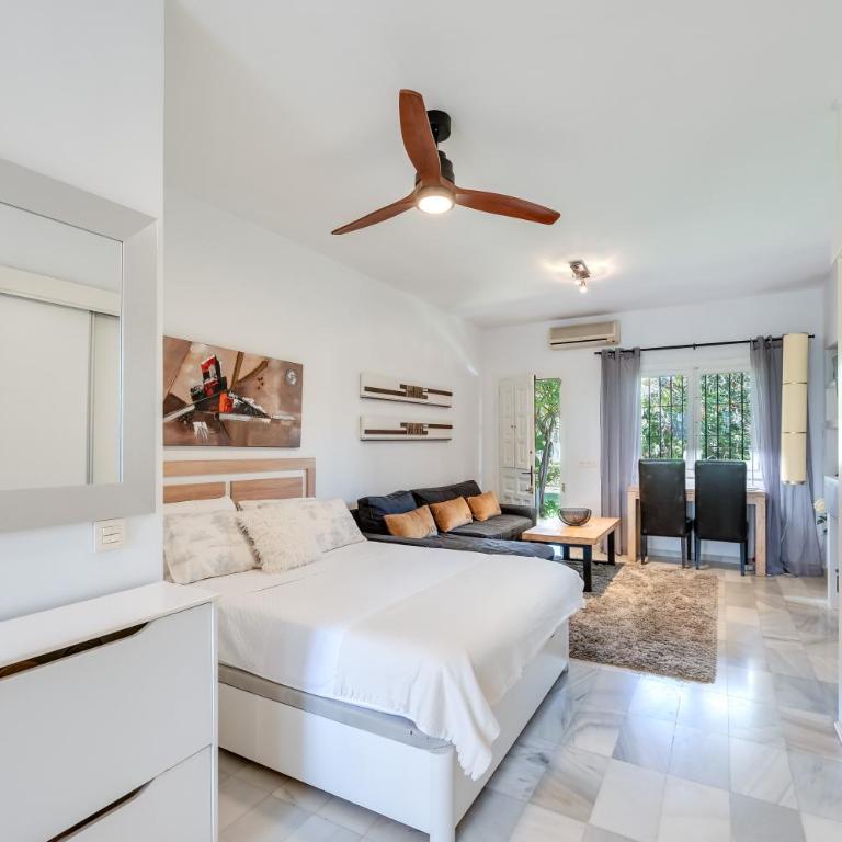 Cozy Studio in Marbella 5 Min Walk to the Beach - Deluxe King Studio - 18