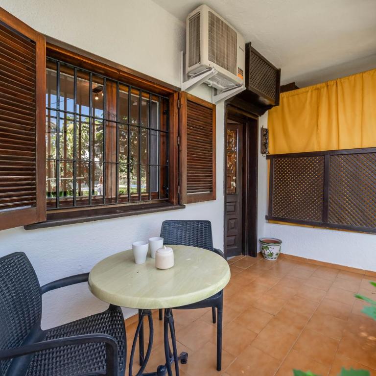 Cozy Studio in Marbella 5 Min Walk to the Beach - Deluxe King Studio - 19