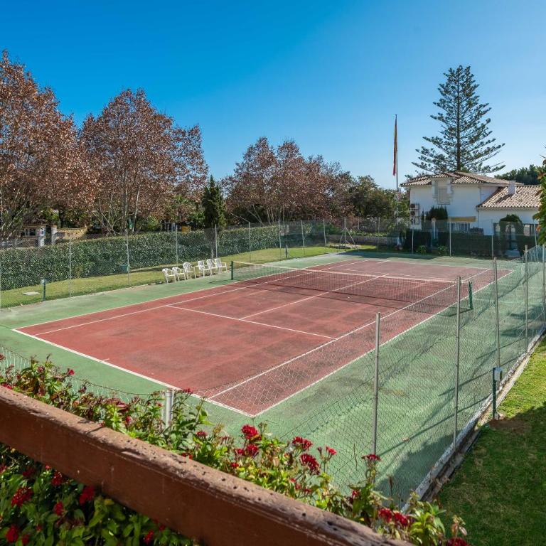 Cozy Studio in Marbella 5 Min Walk to the Beach - Deluxe King Studio - 27