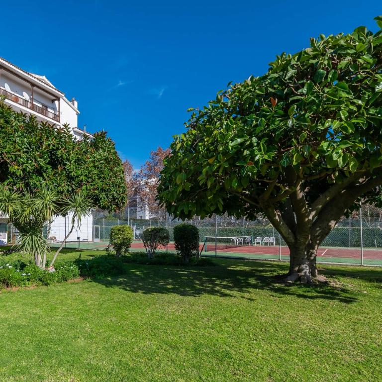 Cozy Studio in Marbella 5 Min Walk to the Beach - Deluxe King Studio - 22