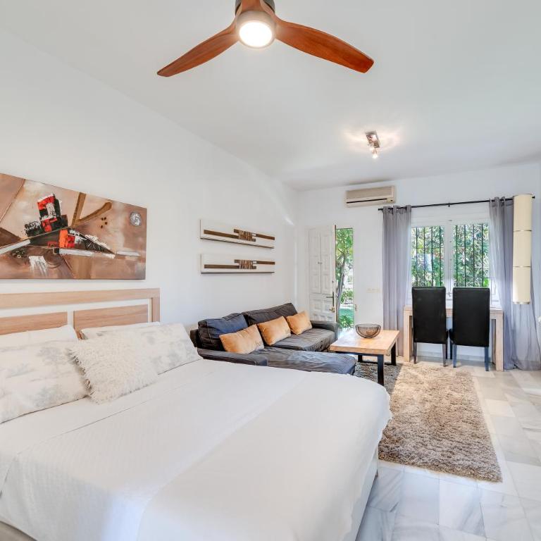 Cozy Studio in Marbella 5 Min Walk to the Beach - Deluxe King Studio - 30