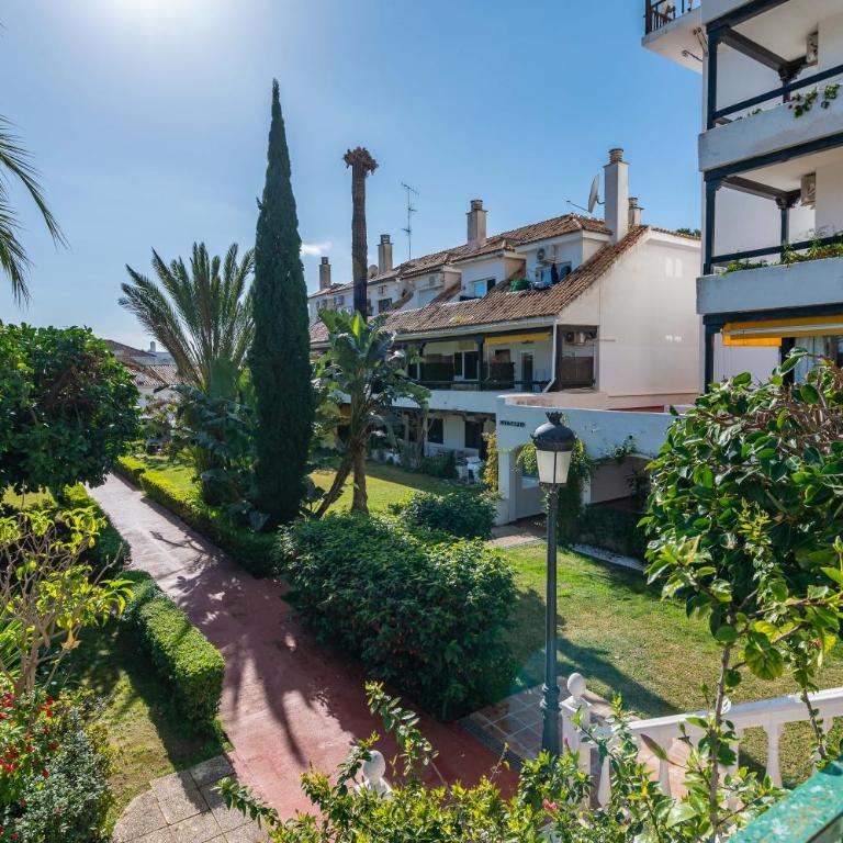 Cozy Studio in Marbella 5 Min Walk to the Beach - Deluxe King Studio - 44