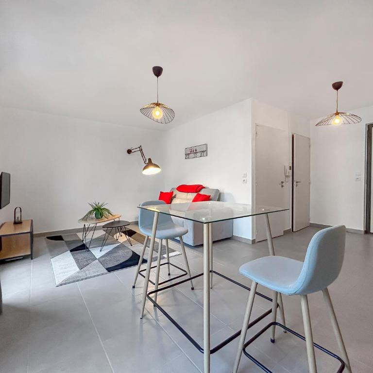 Studio Lumineux Avec Balcon - Studio - 11