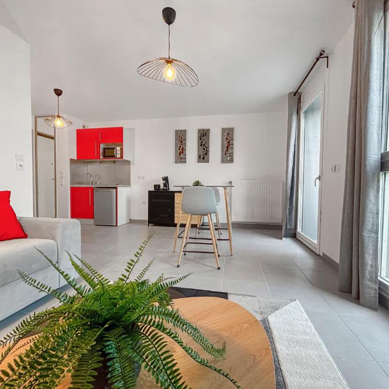 Studio Lumineux Avec Balcon - Studio - 7