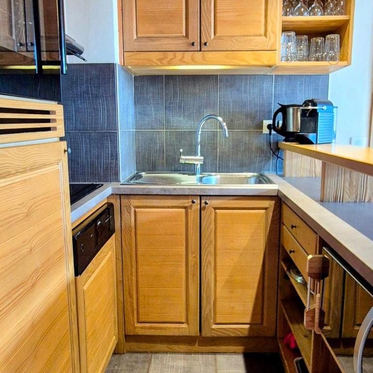 Appartement Premium à Flaine, altitude 1740 m, 8 à 10 personnes, au pied des pistes, piscine, jacuzzi, sauna, hammam et salle de sport - Appartement 3 Chambres - 15