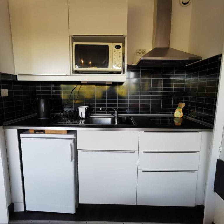 AS21549 - Studio lumineux vue mer avec piscine et parking commun - Apartment - 8