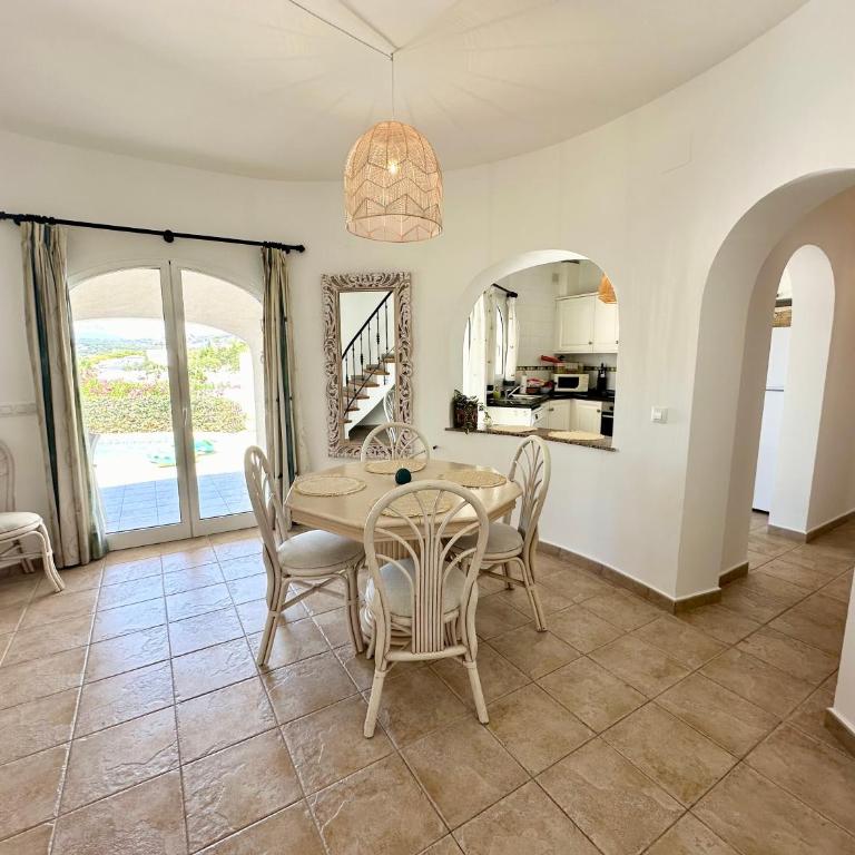 3 Bedroom villa, walking distance to Moraira - Villa de 3 dormitorios - 30