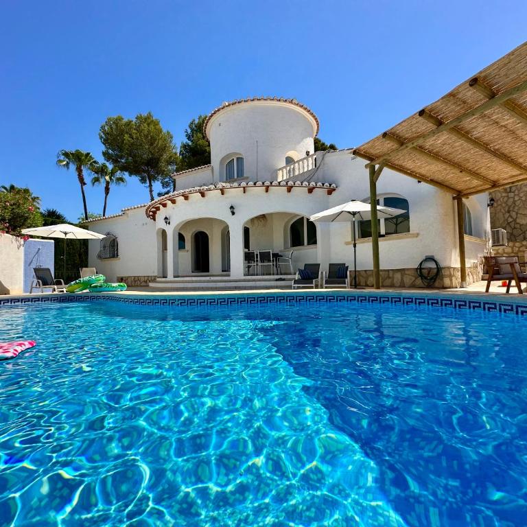 3 Bedroom villa, walking distance to Moraira - Villa de 3 dormitorios - 2