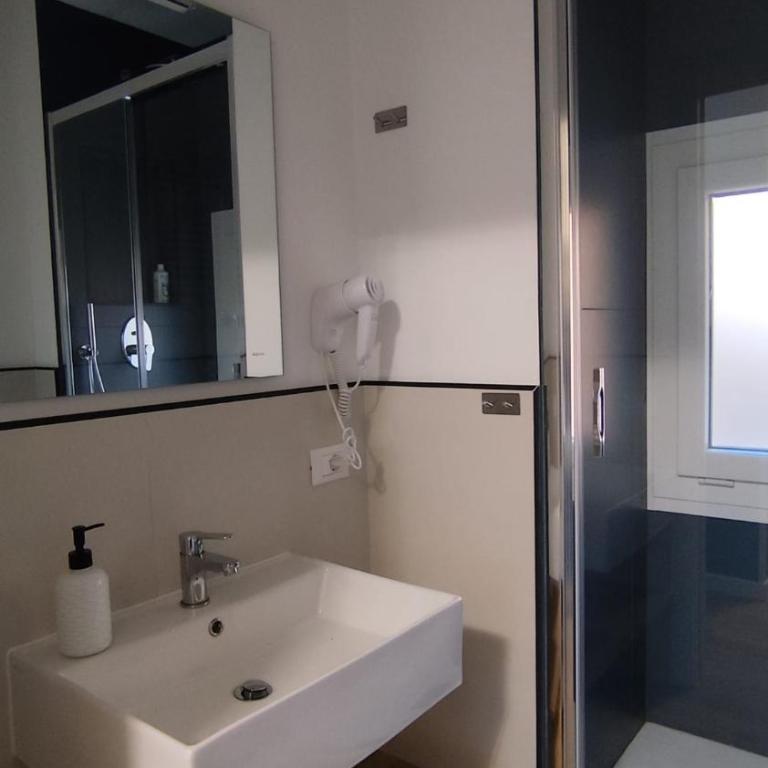 Unmei Home - Camera Matrimoniale con Bagno Privato - 1