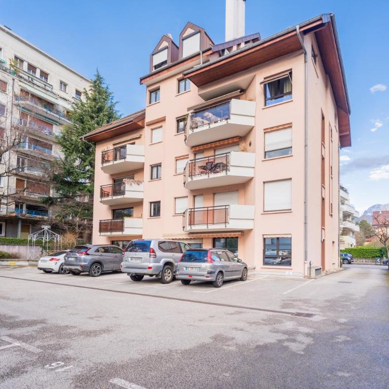 Cozy studio, very close to Lake Annecy - Studio - Vue sur Montagne - 25